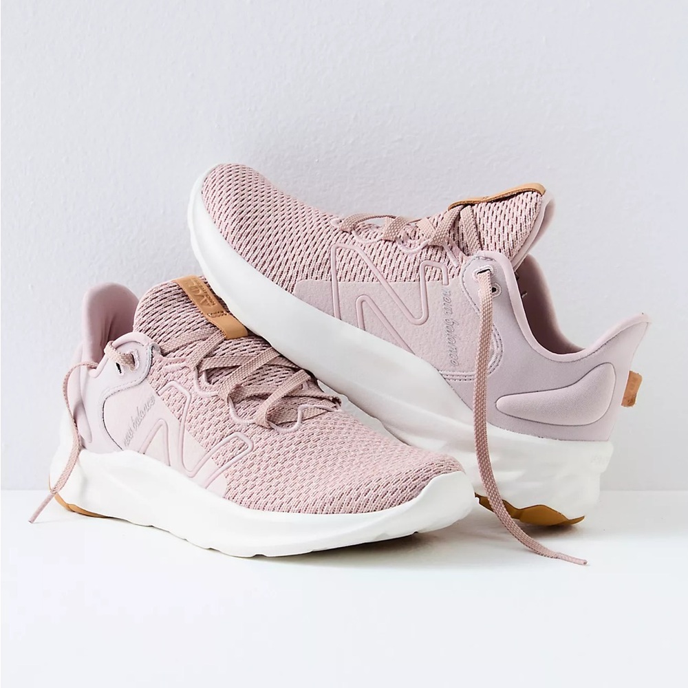 NWOB Fresh Foam Roav V2 Sneakers - Picture 1 of 5